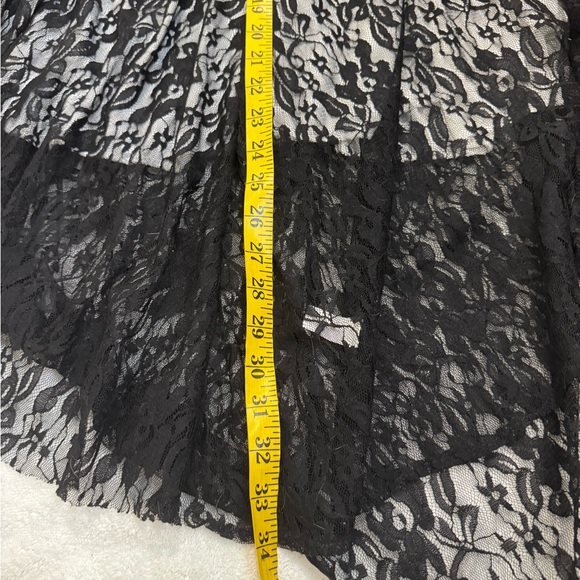 Elegant Black Lace Skirt - Picture 8 of 9